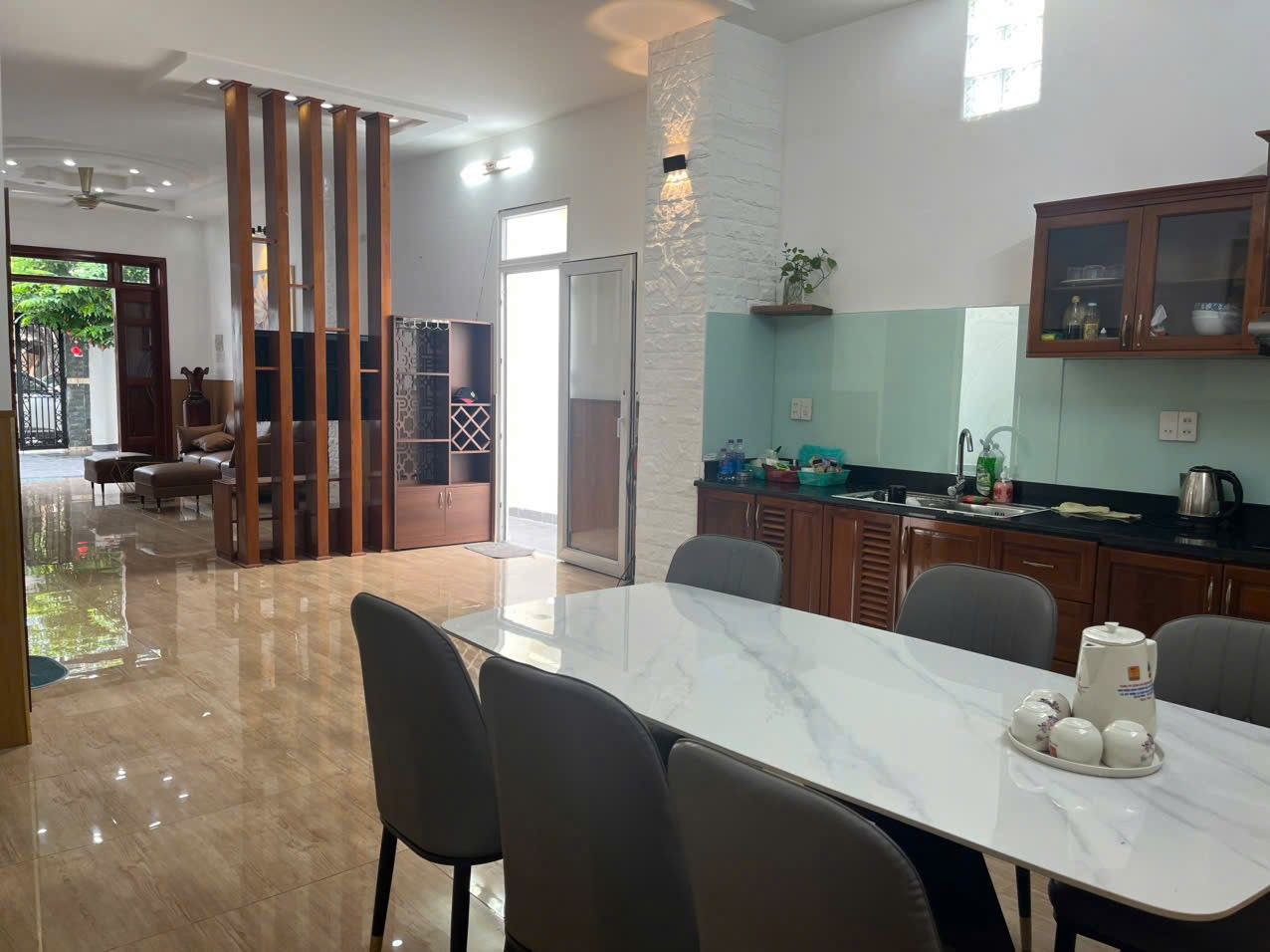 Cho thuê Biệt thự mini 3 tầng mặt tiền khu Phước Long giá rẻ 22tr/tháng full nội thất - Ảnh 1